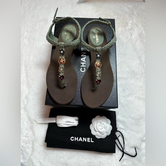 CHANEL Shoes - CHANEL Women's Sandals with Green Straps-Thongs,Tweed brand new with box